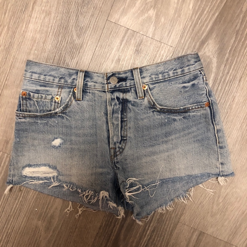Levi’s 501 denim shorts size 26